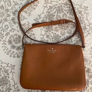 Color:Kate Spade Leila triple gusset bag